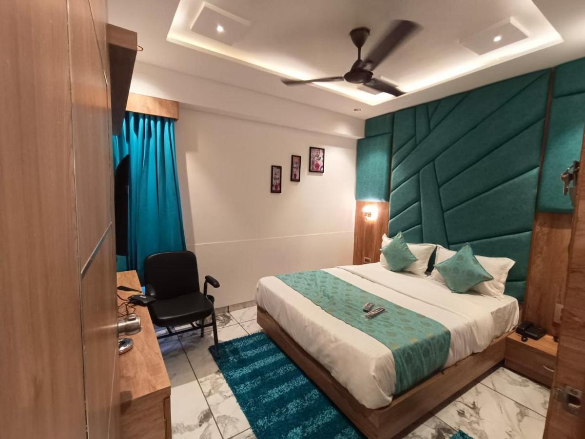Hotel Prime Villa Gurukul 阿穆达巴 外观 照片